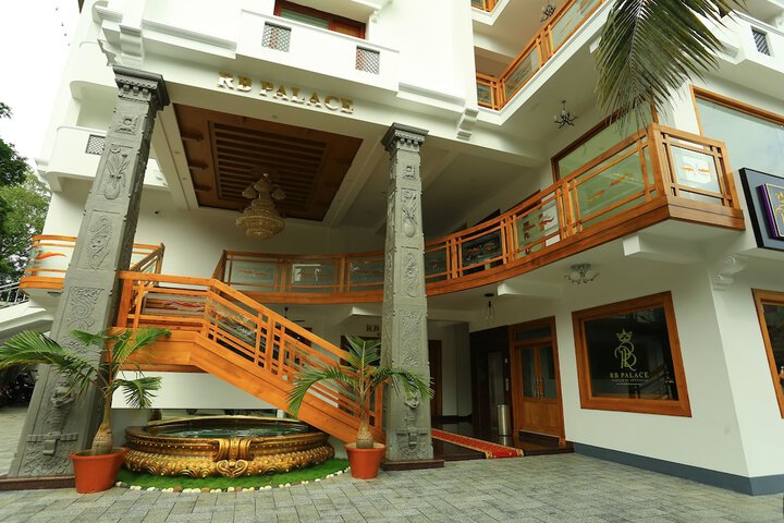 Hotel Exterior 38 of 43