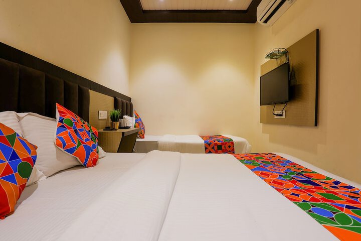 Room 16 of 34
