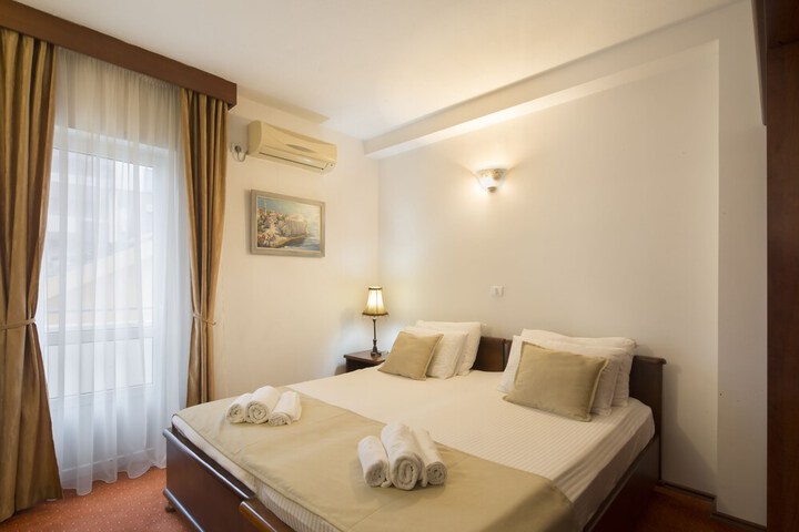 Room 10 of 95