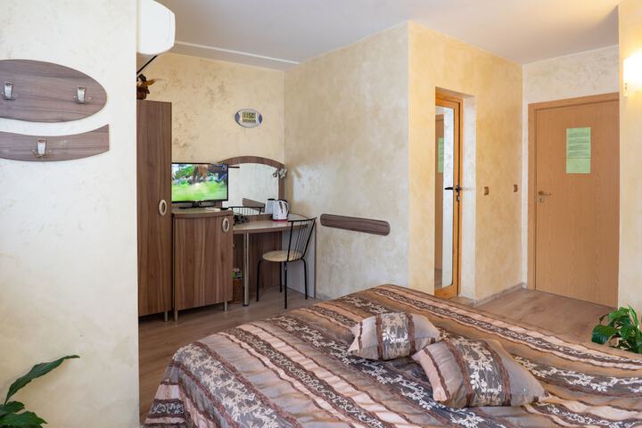 Room 18 of 25