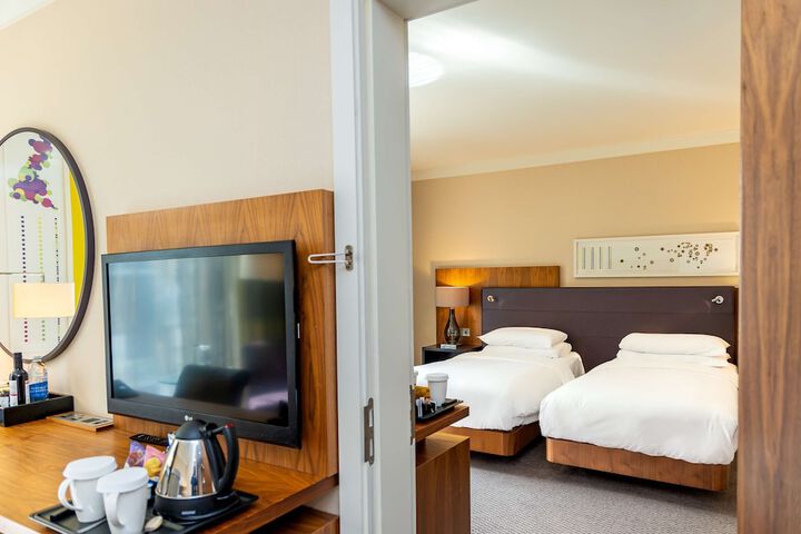 Room 27 of 103