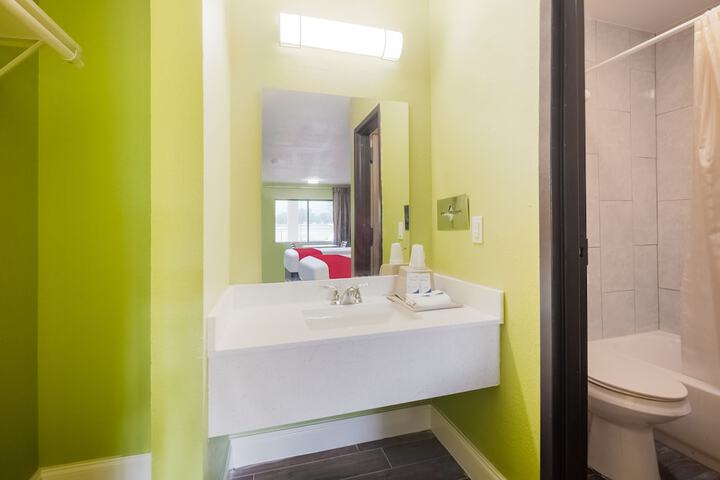 Bathroom sink