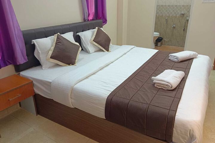 Room 4 of 6