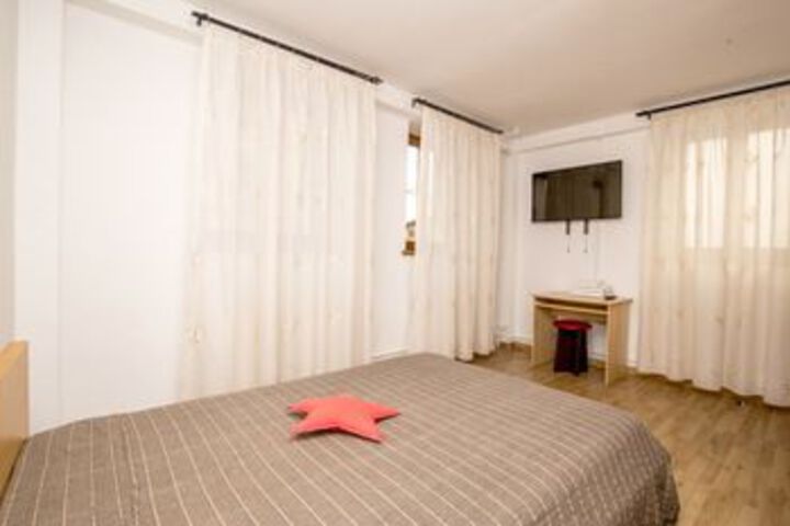 Room 21 of 48