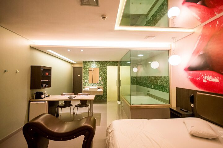 Room 14 of 42