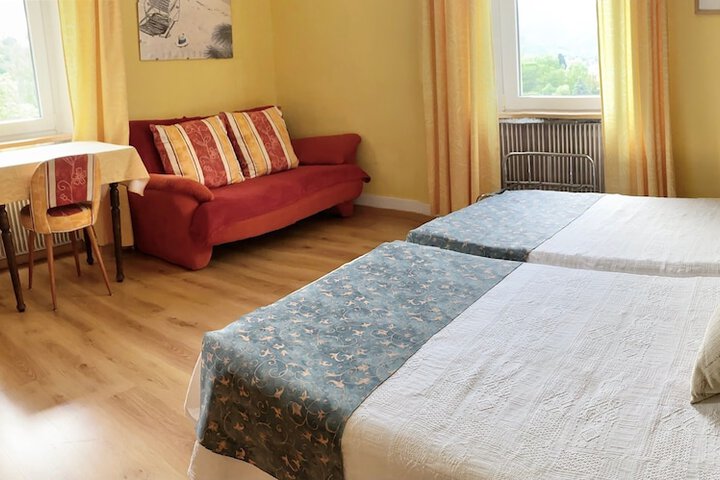 Room 11 of 50