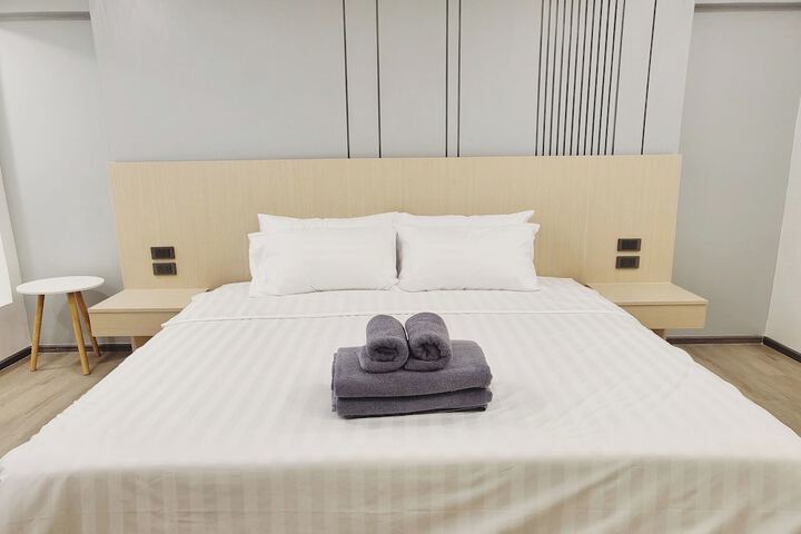 Room 21 of 37