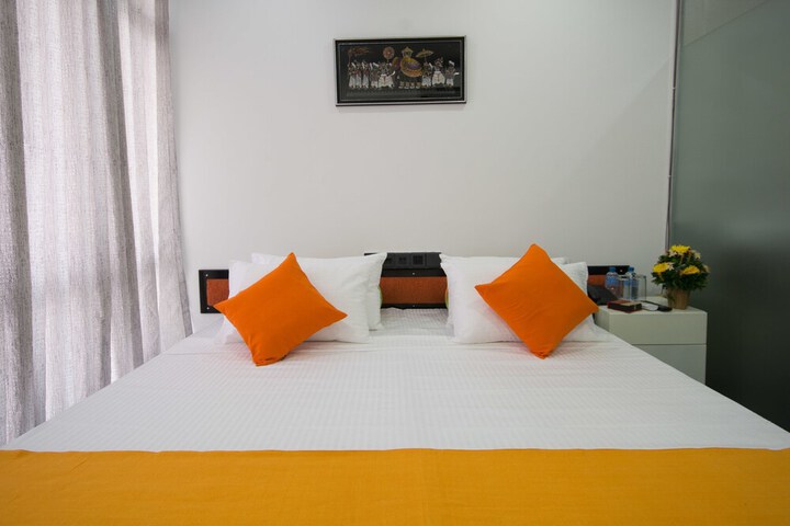 Room 9 of 47