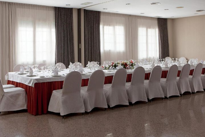 Ballroom/Hall 40 of 54