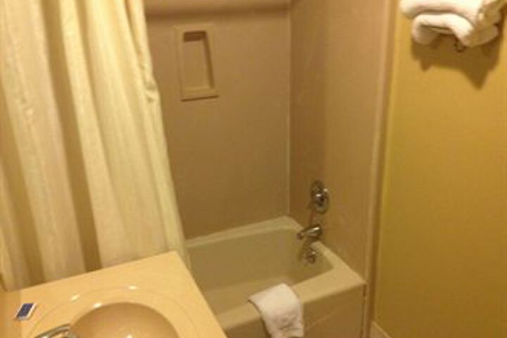 Room 3 of 11
