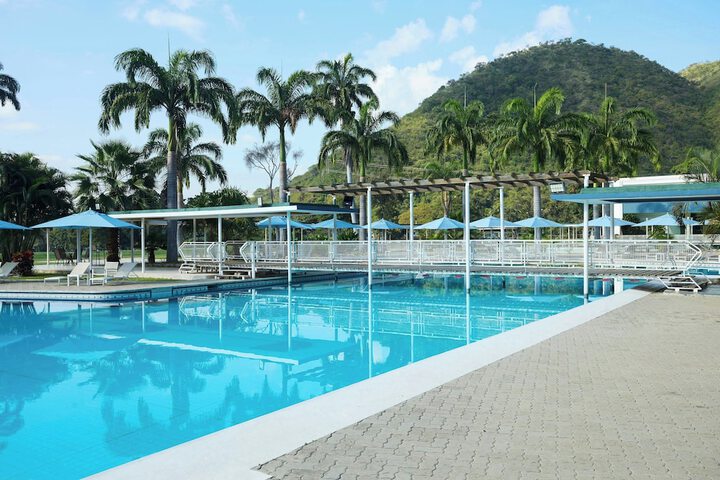 Pool 58 of 108