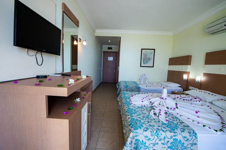 Room 3 of 15