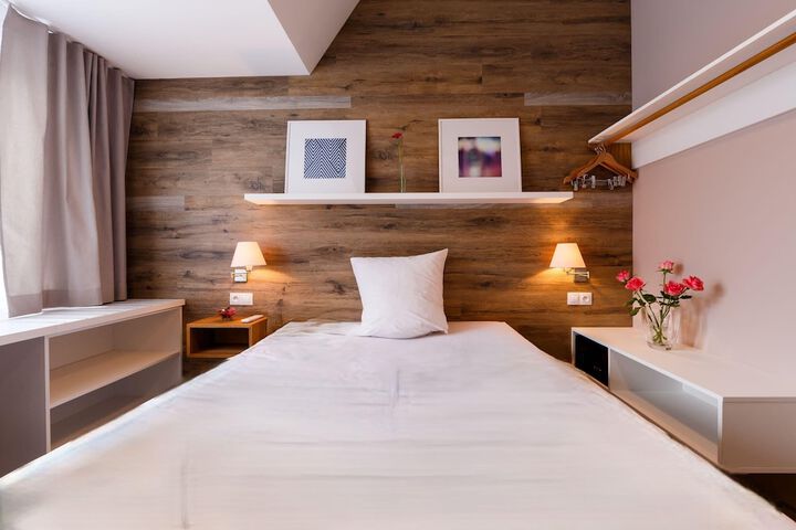 Room 47 of 115