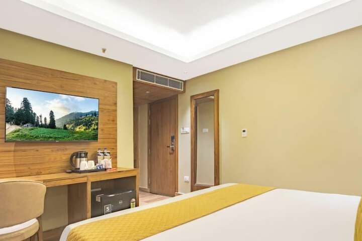 Room 13 of 41