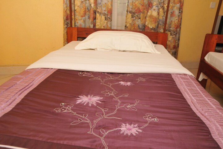 Room 12 of 38
