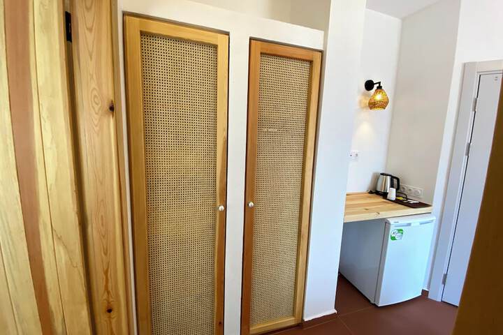 Room 15 of 83