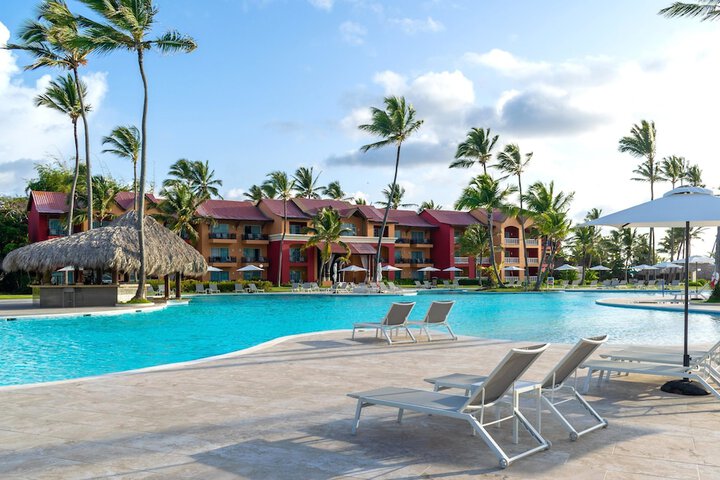Hotel with Pool
