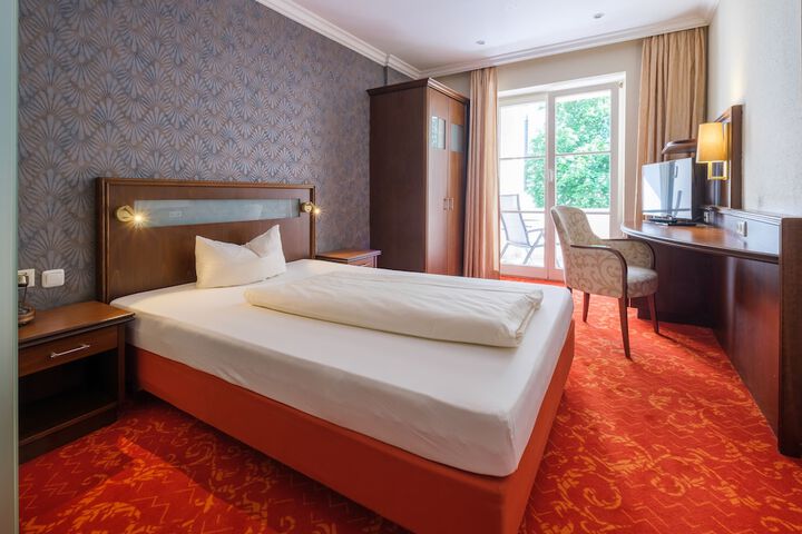 Room 15 of 49