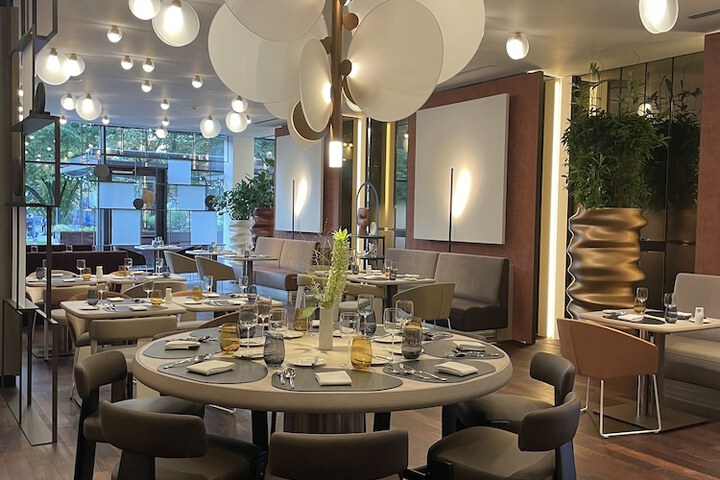 Dining 38 of 62