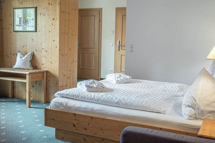 Room 9 of 95