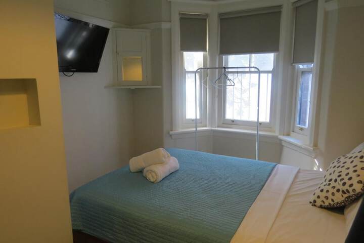 Room 23 of 61