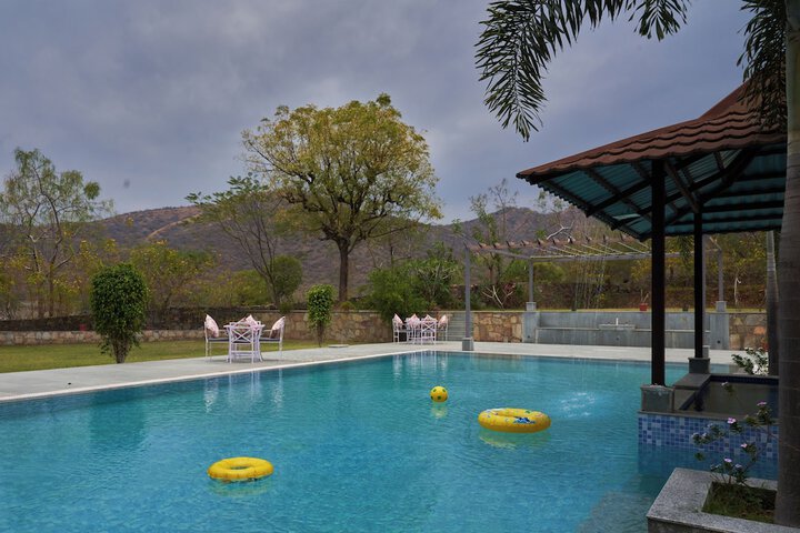 Pool 46 of 83