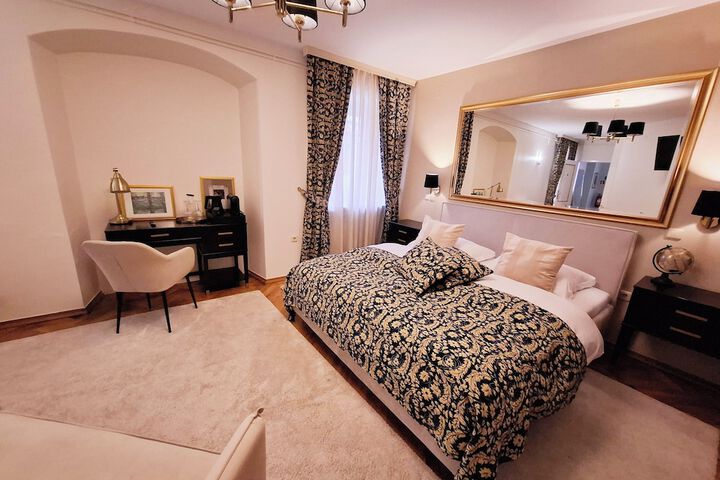 Room 6 of 21