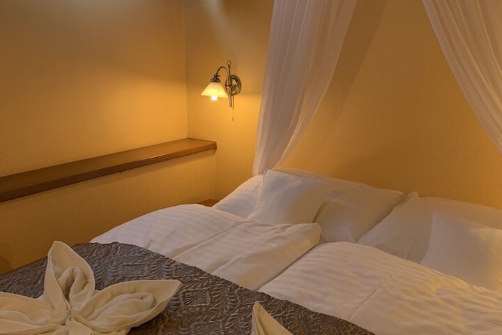Room 7 of 60