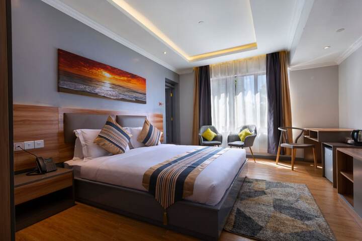 Room 5 of 16