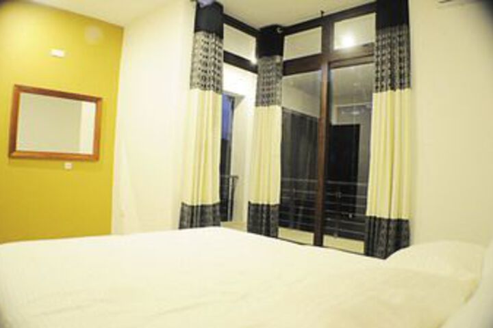 Room 14 of 22