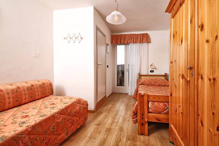 Room 7 of 29