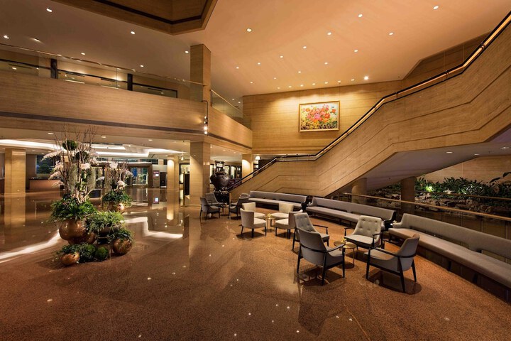 Entrance & Lobby