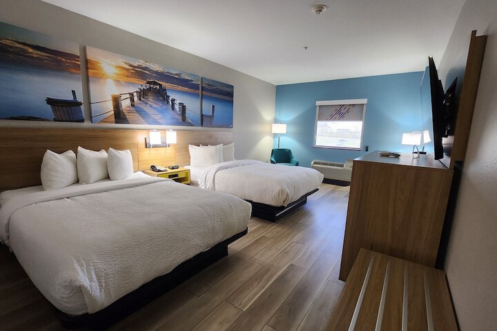 2 Queen Beds (9 of 9)