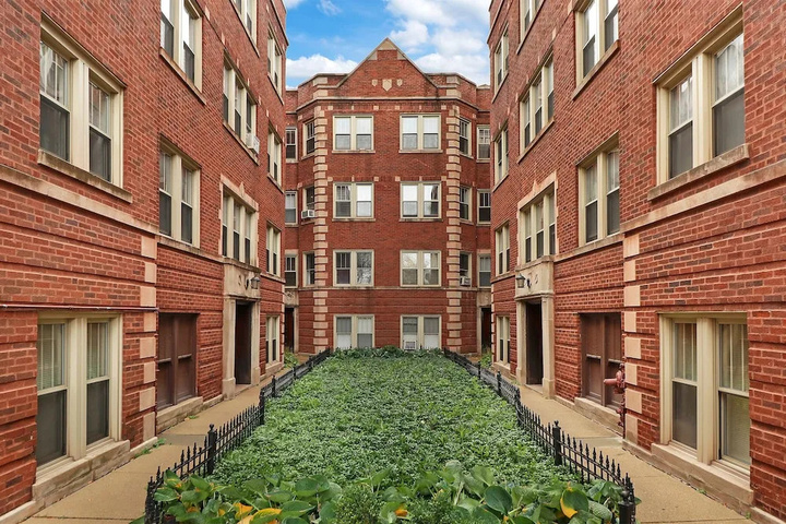 Exterior of 1BR Portage Park Apt in Montrose