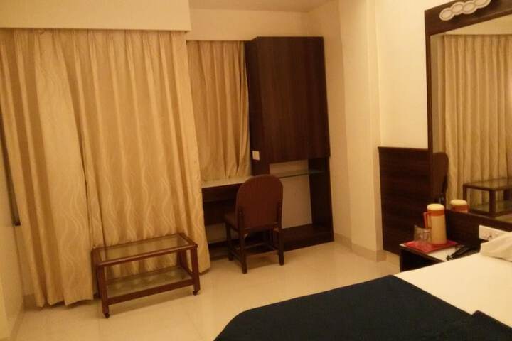 Room 7 of 35