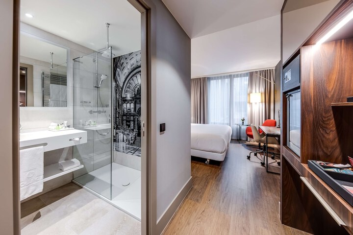 Room 5 of 37