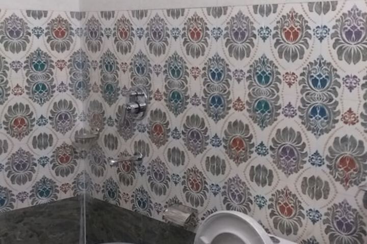 Room 24 of 32
