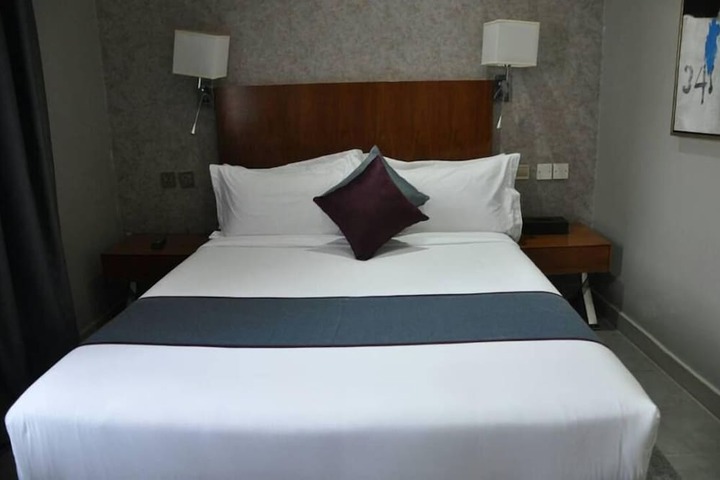 Room 14 of 49