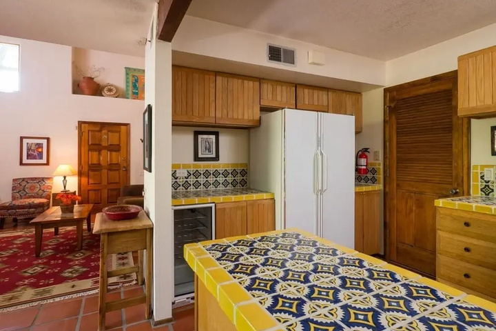 Room 4 of 15