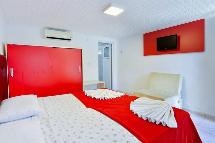 Room 8 of 50