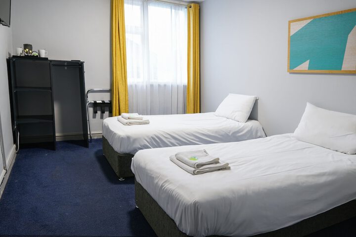 Room 33 of 61