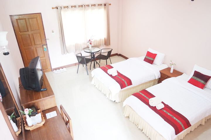 Room 5 of 32