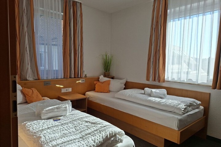 Room 16 of 52