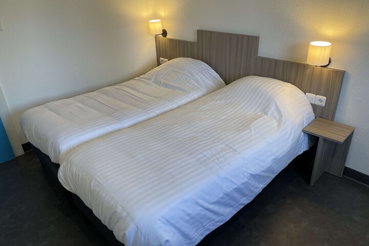 Room 26 of 54