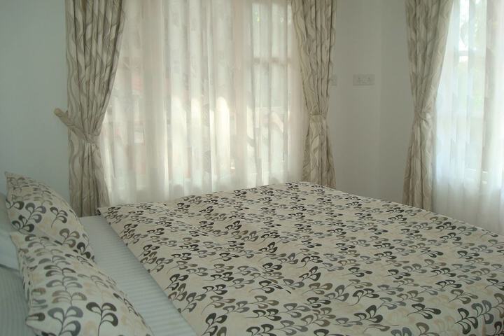 Room 4 of 17