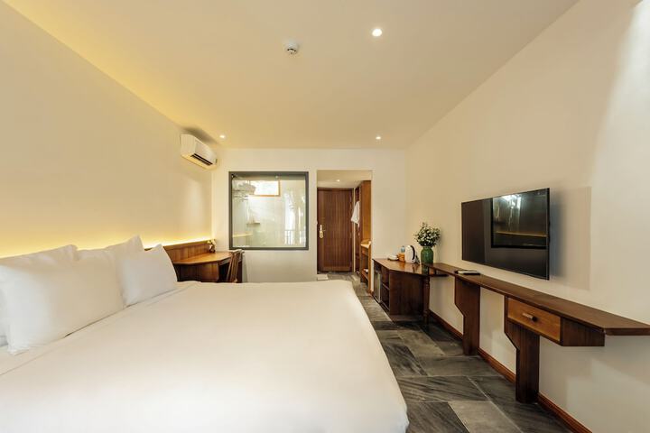 Room 8 of 75