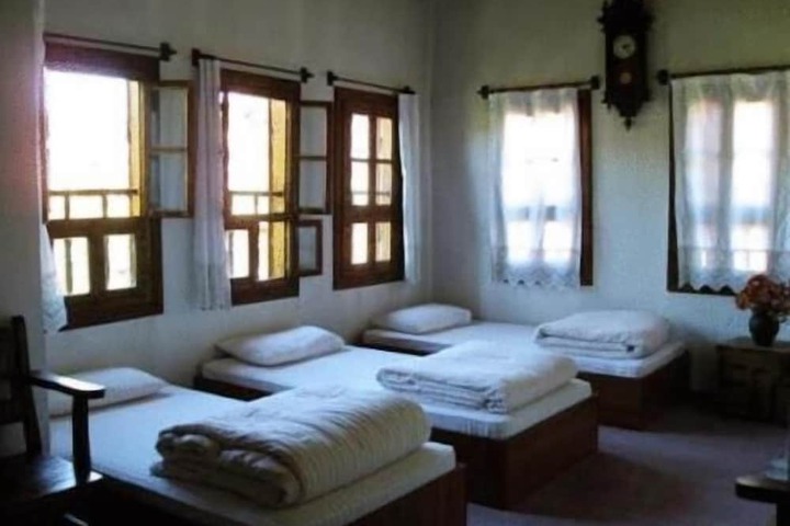 Room 16 of 46