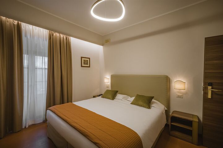 Room 6 of 111