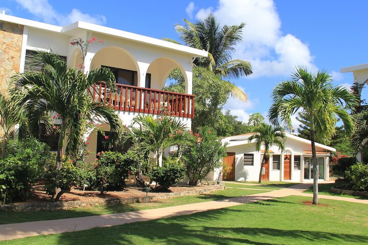 Hotel Exterior 38 of 41