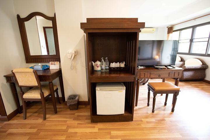 Room 33 of 72